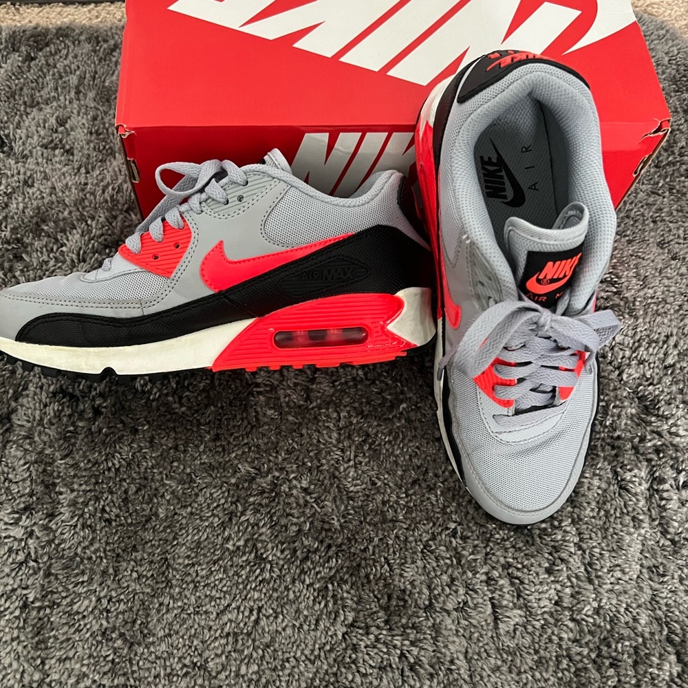 AirMax Size 8 Black and Red/Orange